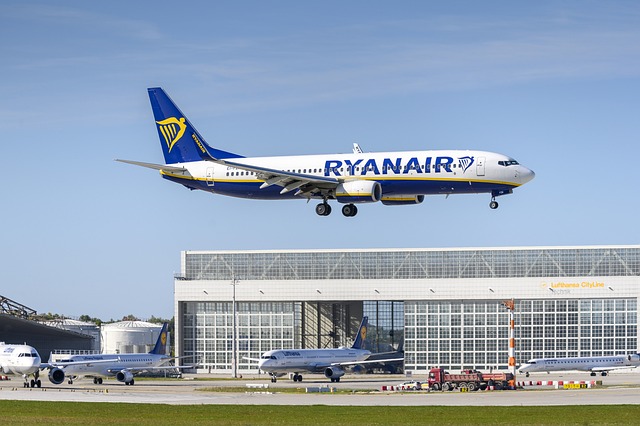 Ryanair al limite: da maggio nuove regole, più multe e meno servizi